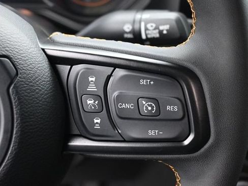 Used 2024 Jeep Gladiator Sport AWD/4WD image 9