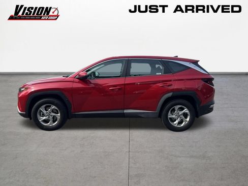Used 2022 Hyundai Tucson SE AWD/4WD image 2