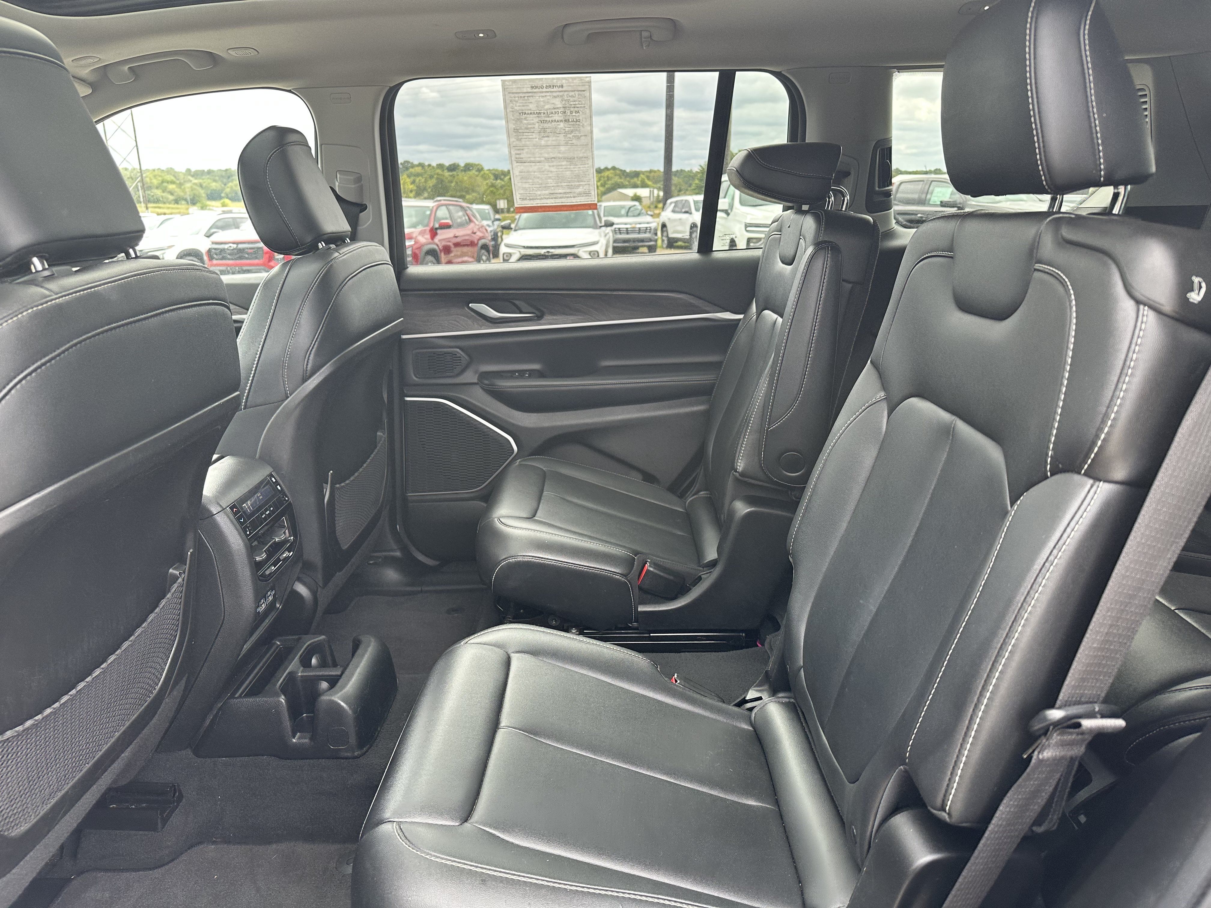 Used 2023 Jeep Grand Cherokee L Limited AWD/4WD image 22