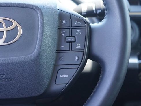 Used 2024 Toyota Prius LE FWD image 20