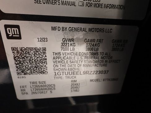 Used 2024 GMC Sierra 1500 AT4 w/ Technology Package AWD/4WD image 36