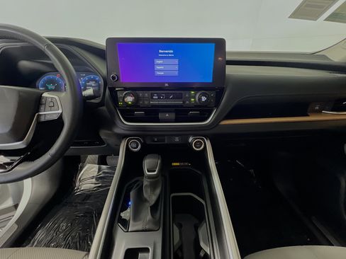 Used 2024 Toyota Grand Highlander Limited image 25