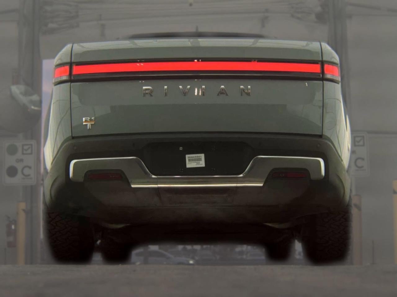Used 2023 Rivian R1T Adventure Quad AWD/4WD image 4