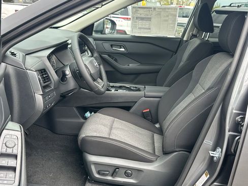 New 2026 Nissan Rogue SV AWD/4WD image 9