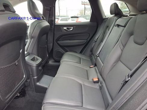 Certified 2022 Volvo XC60 T8 Inscription w/ Advanced Package image 11