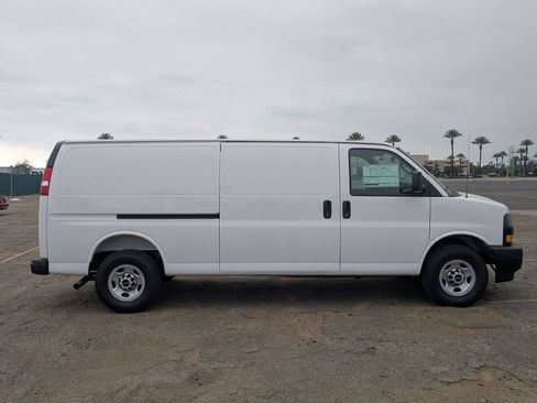 New 2026 GMC Savana 2500 w/ Driver Convenience Package RWD image 5