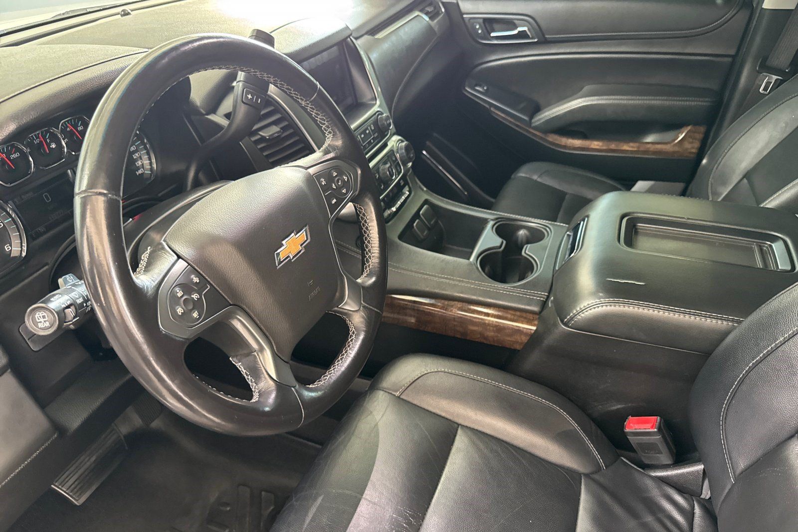 Used 2019 Chevrolet Suburban LT RWD image 11