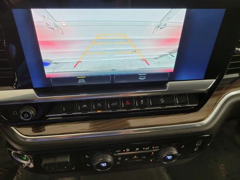 Used 2022 Chevrolet Silverado 1500 RST AWD/4WD image 15