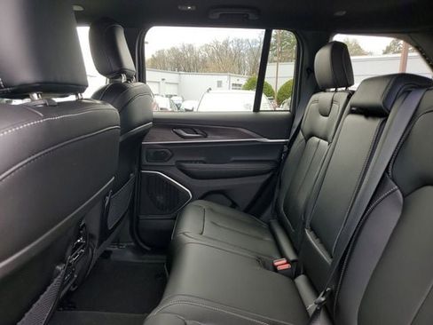 New 2026 Jeep Grand Cherokee Limited image 14