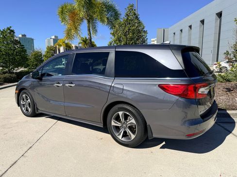 Used 2019 Honda Odyssey Touring image 2