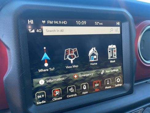 Certified 2022 Jeep Gladiator Rubicon w/ LED Lighting Group image 27