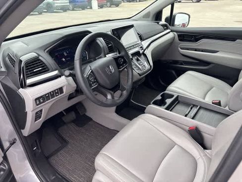 Used 2023 Honda Odyssey Touring image 11