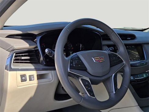 Used 2019 Cadillac XT5 Luxury image 11