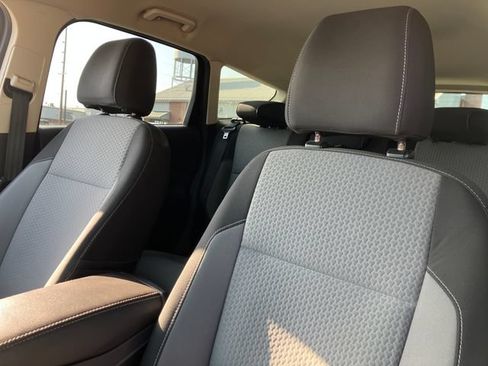 Used 2017 Ford Escape SE w/ Equipment Group 201A AWD/4WD image 9