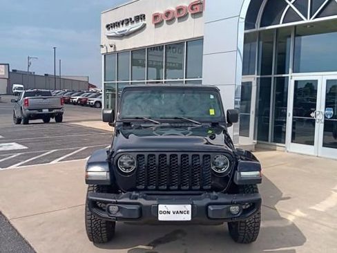 Used 2021 Jeep Gladiator Sport image 9
