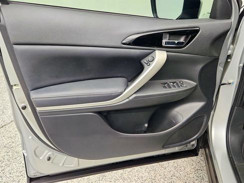 Used 2022 Mitsubishi Eclipse Cross SE FWD image 10