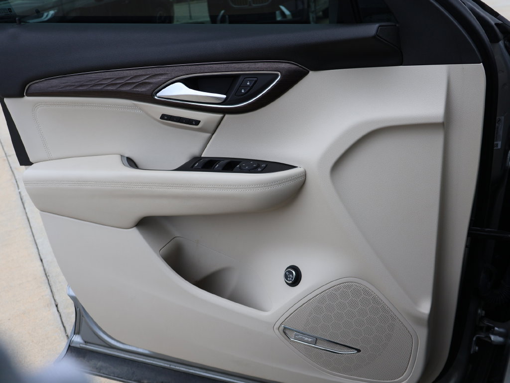 Used 2023 Buick Envision Avenir FWD image 39