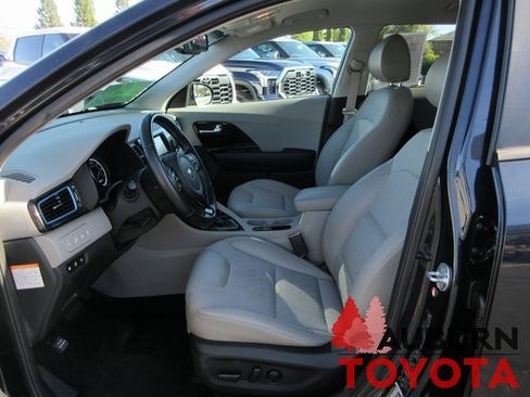 Used 2019 Kia Niro EX image 11