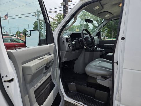 Used 2012 Ford E-250 and Econoline 250 w/ PWR Group RWD image 9