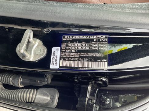 Used 2022 Mercedes-Benz GLB 250 4MATIC image 27