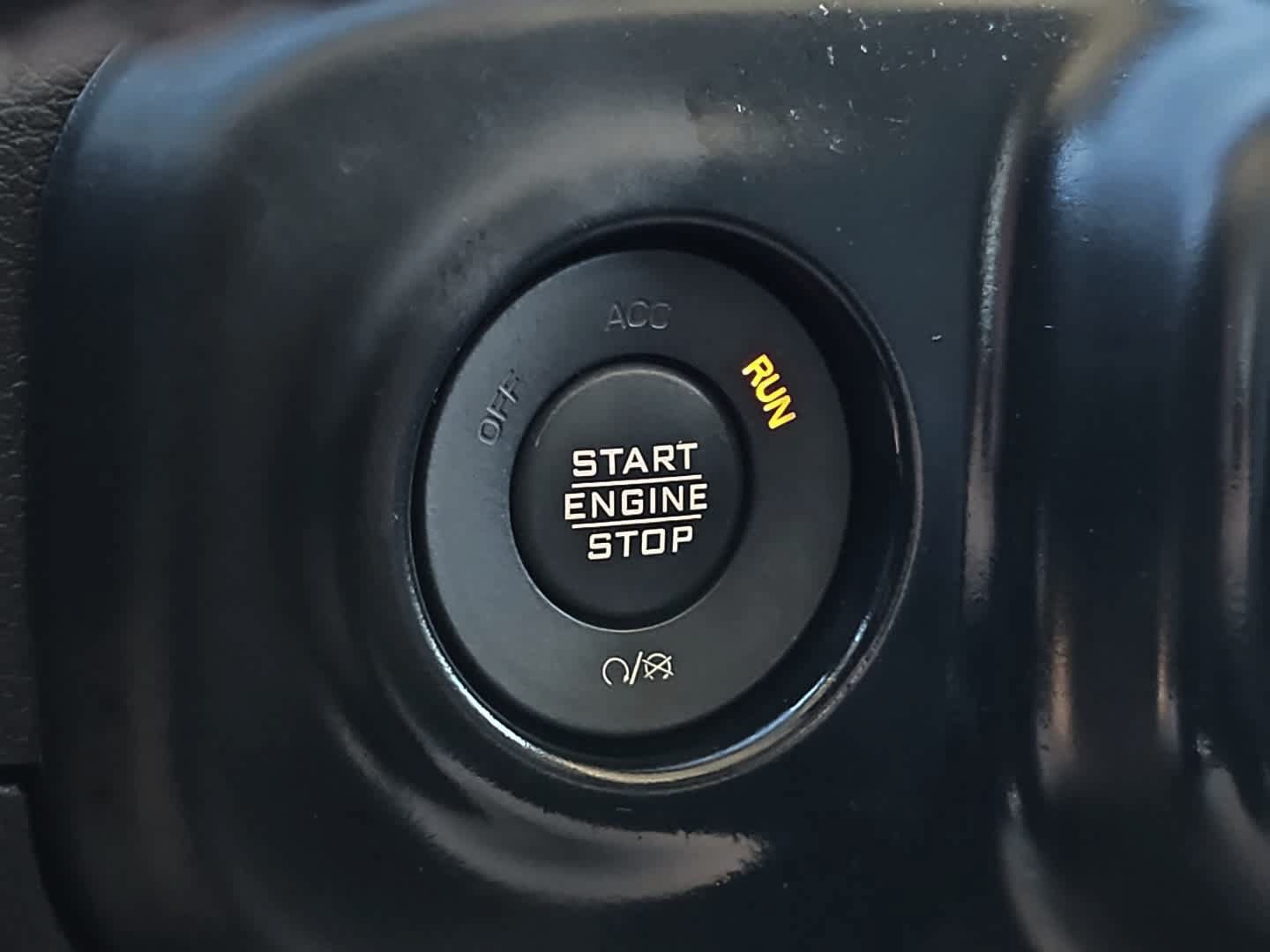 Used 2022 Jeep Wrangler Unlimited Sahara AWD/4WD image 10
