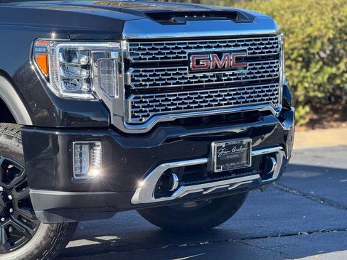 Used 2022 GMC Sierra 2500 Denali w/ Denali Black Diamond Edition image 5