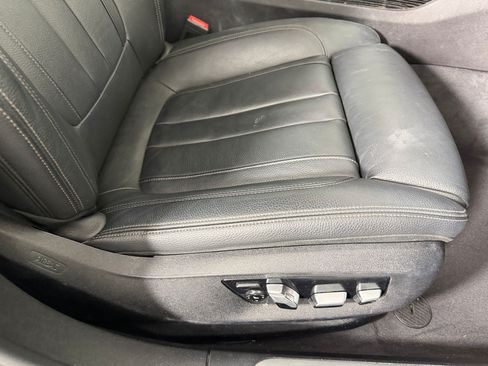 Used 2019 BMW 740i w/ M Sport Package RWD image 35