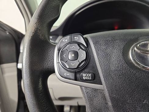 Used 2014 Toyota Camry LE image 21