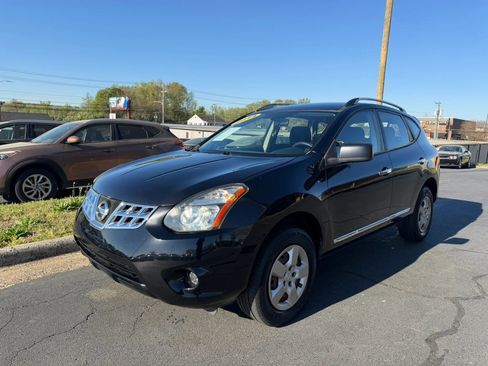Used 2014 Nissan Rogue S w/ Convenience Package AWD/4WD image 3