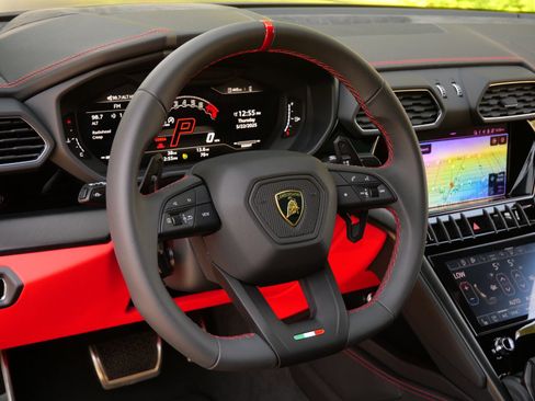 Used 2024 Lamborghini Urus S AWD/4WD image 14