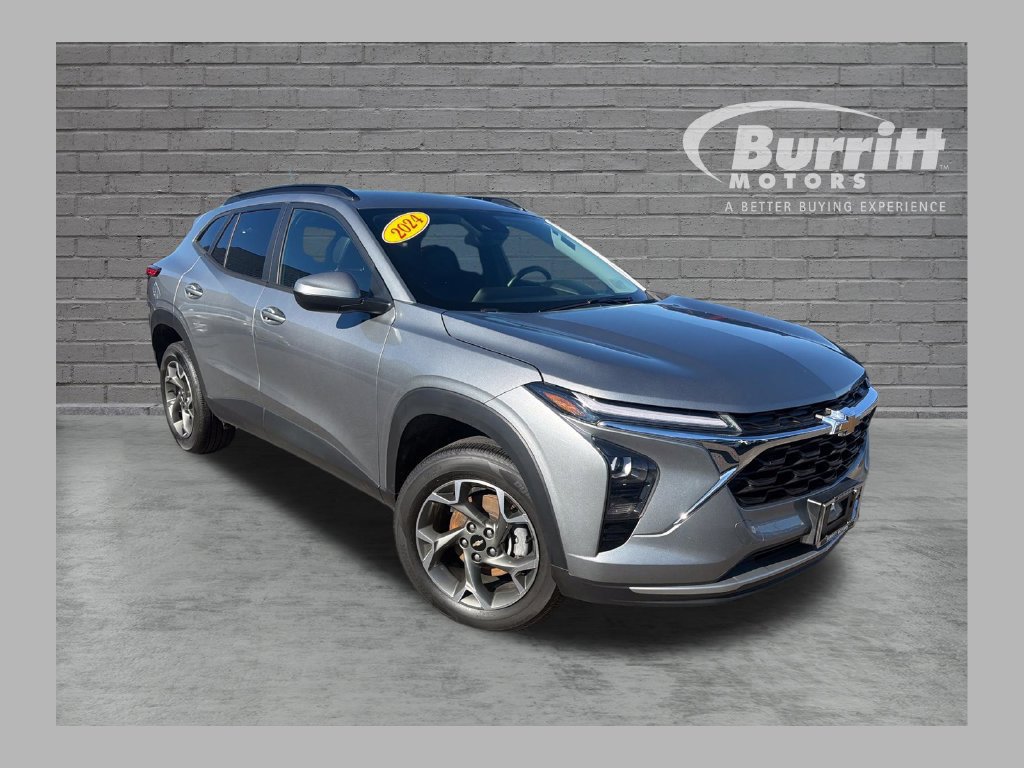 Used 2024 Chevrolet Trax LT w/ Driver Confidence Package FWD 360° Tour