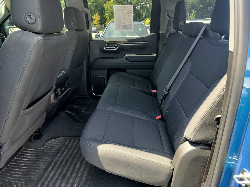 Used 2024 Chevrolet Silverado 1500 RST AWD/4WD image 18