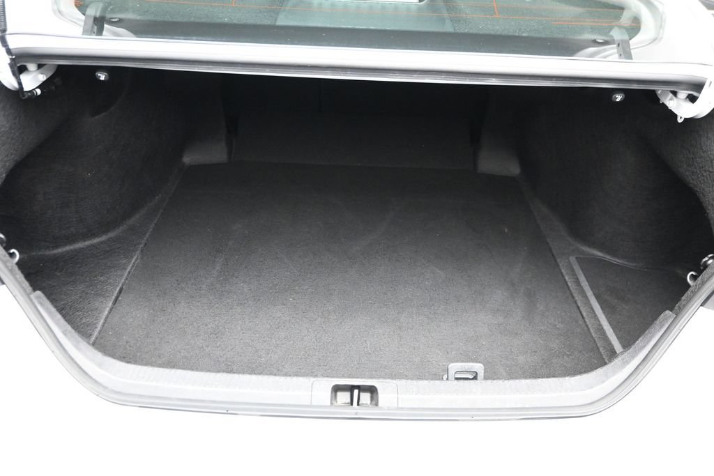 Used 2025 Toyota Camry SE FWD image 9