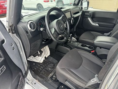 Used 2013 Jeep Wrangler Unlimited Sahara w/ Dual Top Group image 10