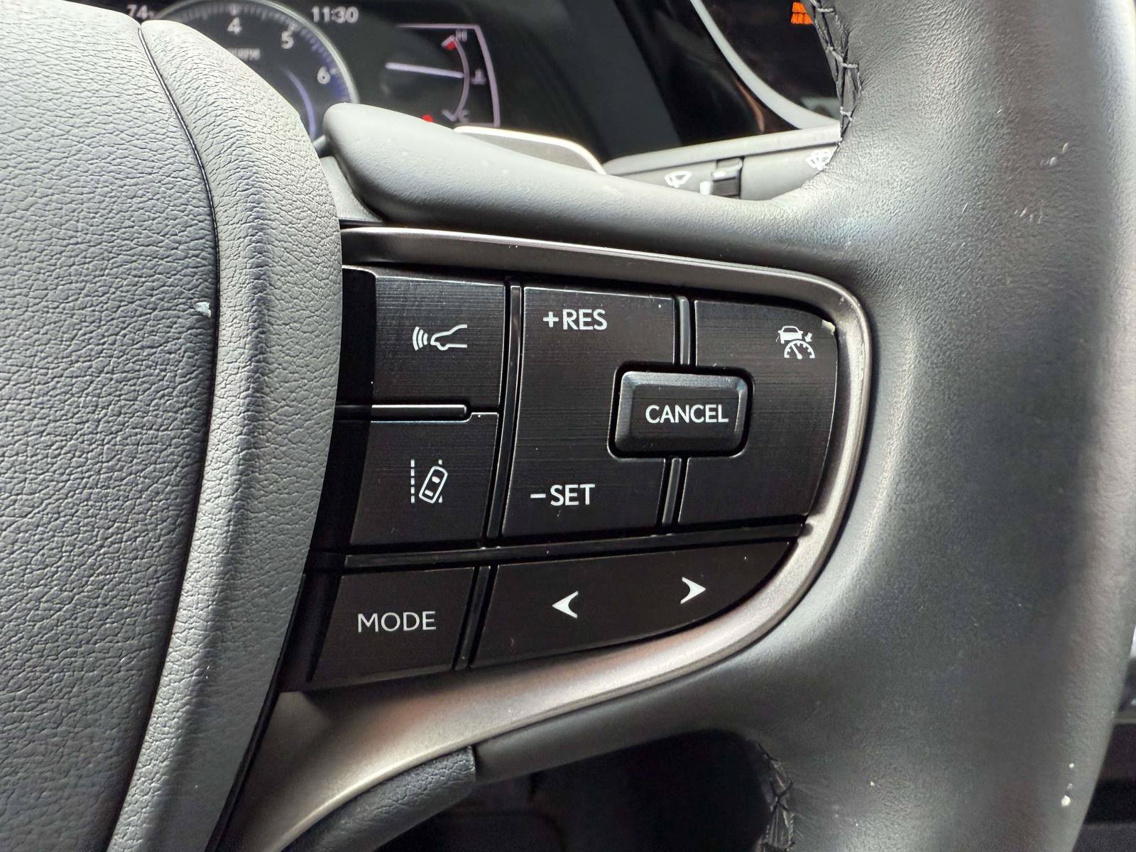 Used 2024 Lexus ES 350 Ultra Luxury w/ Accessory Package (Z2) FWD image 25