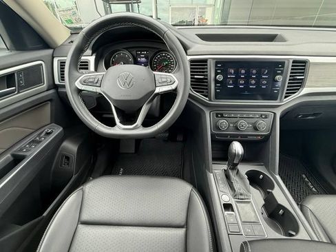 Used 2021 Volkswagen Atlas SE w/ Panoramic Sunroof Package FWD image 23
