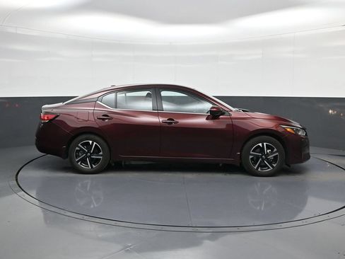 Used 2025 Nissan Sentra SV FWD image 8