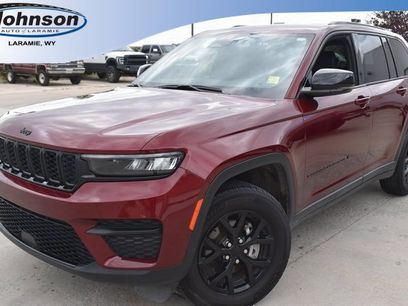 Used 2024 Jeep Grand Cherokee Altitude