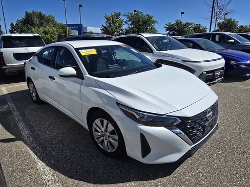 Used 2024 Nissan Sentra S FWD image 8