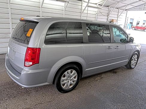 Used 2017 Dodge Grand Caravan SE w/ Power Window Group FWD image 2