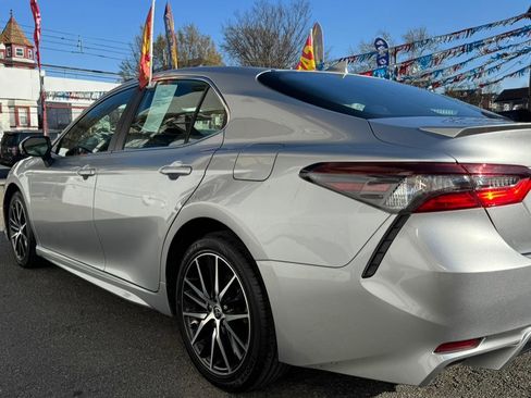 Used 2024 Toyota Camry SE FWD image 30