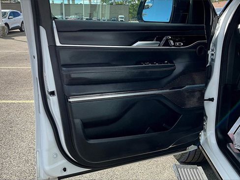 Used 2024 Jeep Grand Wagoneer L Series II w/ Quick Order Packagew 28T image 22