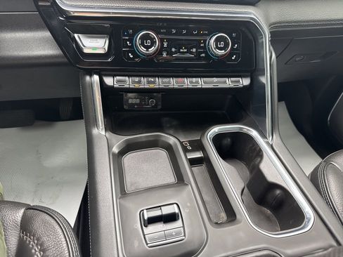 Used 2024 GMC Sierra 2500 Denali w/ Denali Reserve Package image 35