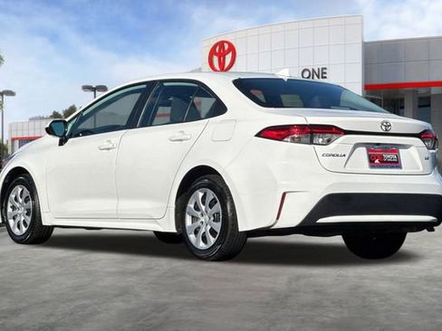 Certified 2022 Toyota Corolla LE image 7