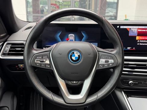 Used 2023 BMW i4 eDrive35 w/ Premium Package RWD image 13