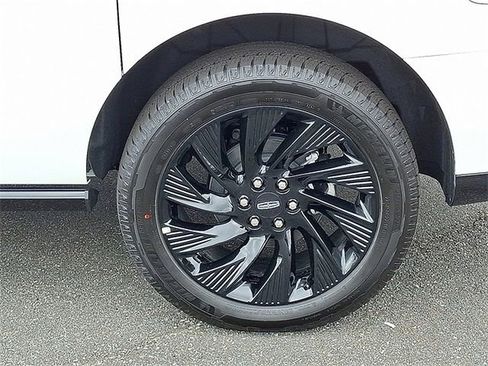 New 2025 Lincoln Navigator L Reserve w/ Jet Appearance Package image 6