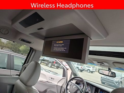Used 2017 Toyota Sienna XLE Premium w/ Protection Package image 11