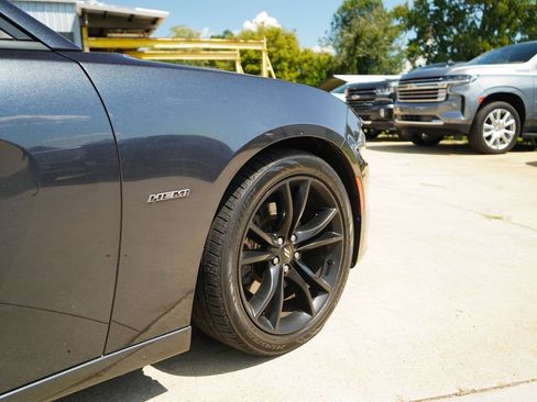 Used 2017 Dodge Charger R/T w/ Blacktop Package RWD image 18