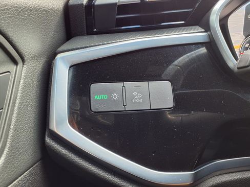 Used 2020 Audi Q3 2.0T Premium Plus w/ Premium Plus Package image 10