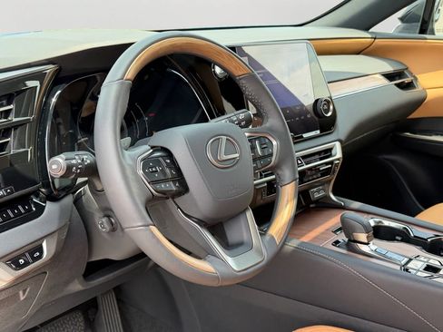 Used 2023 Lexus RX 350 Premium w/ Accessory Package AWD/4WD image 18